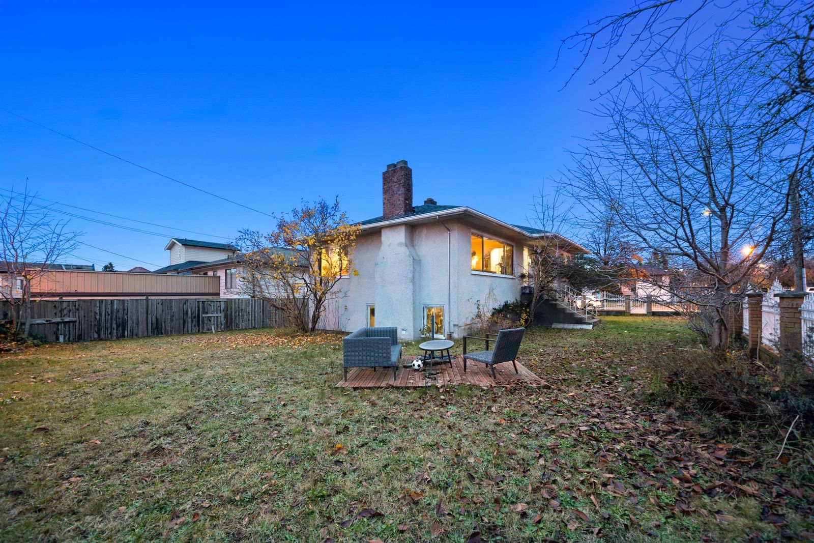Listing Image 4