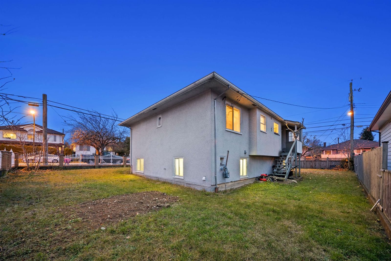 Listing Image 5