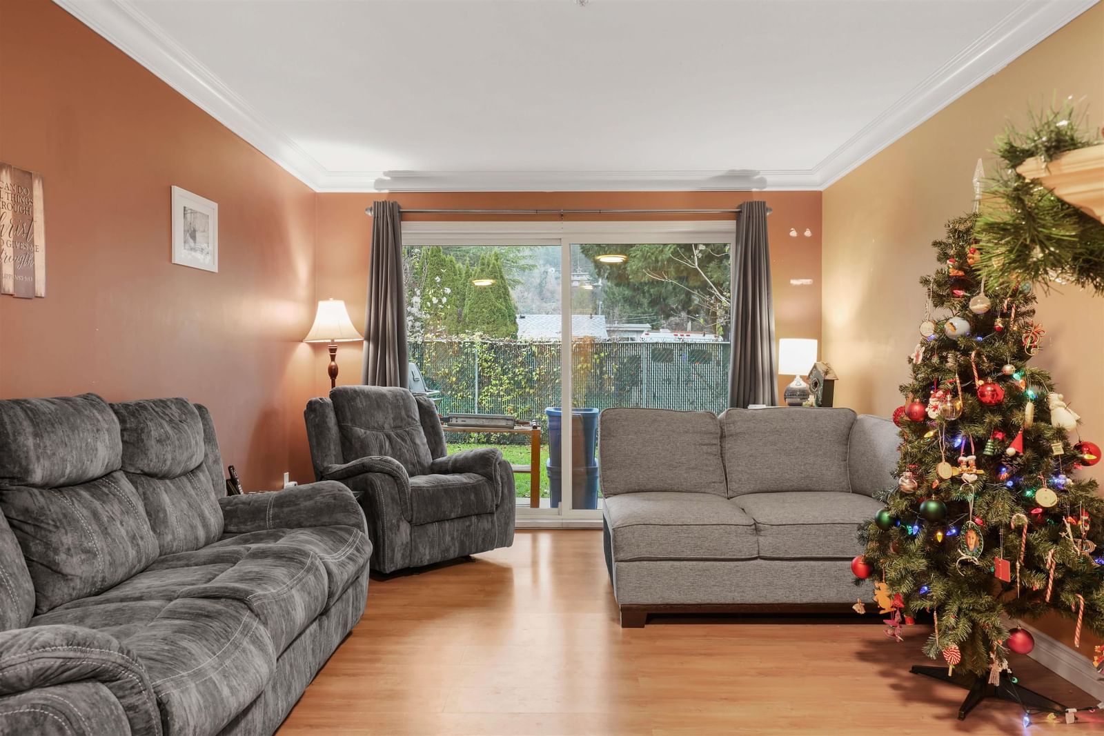Listing Image 6
