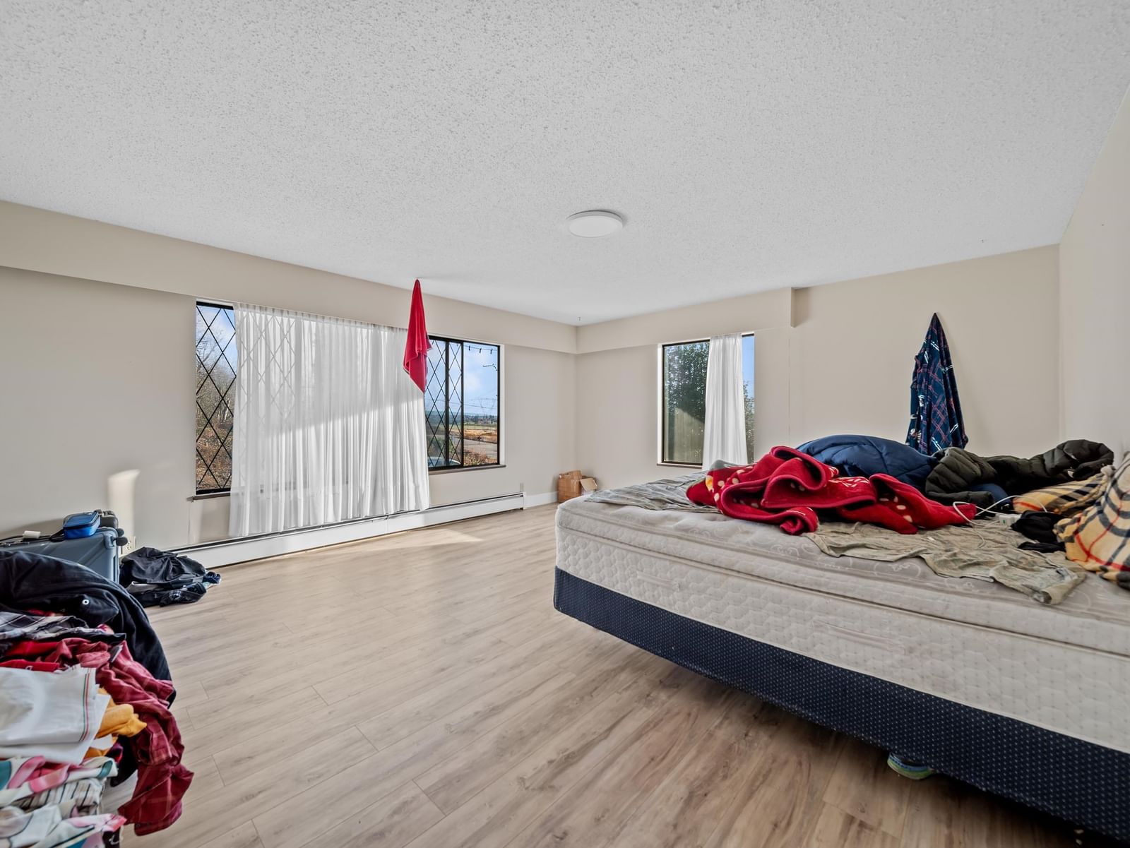 Listing Image 28