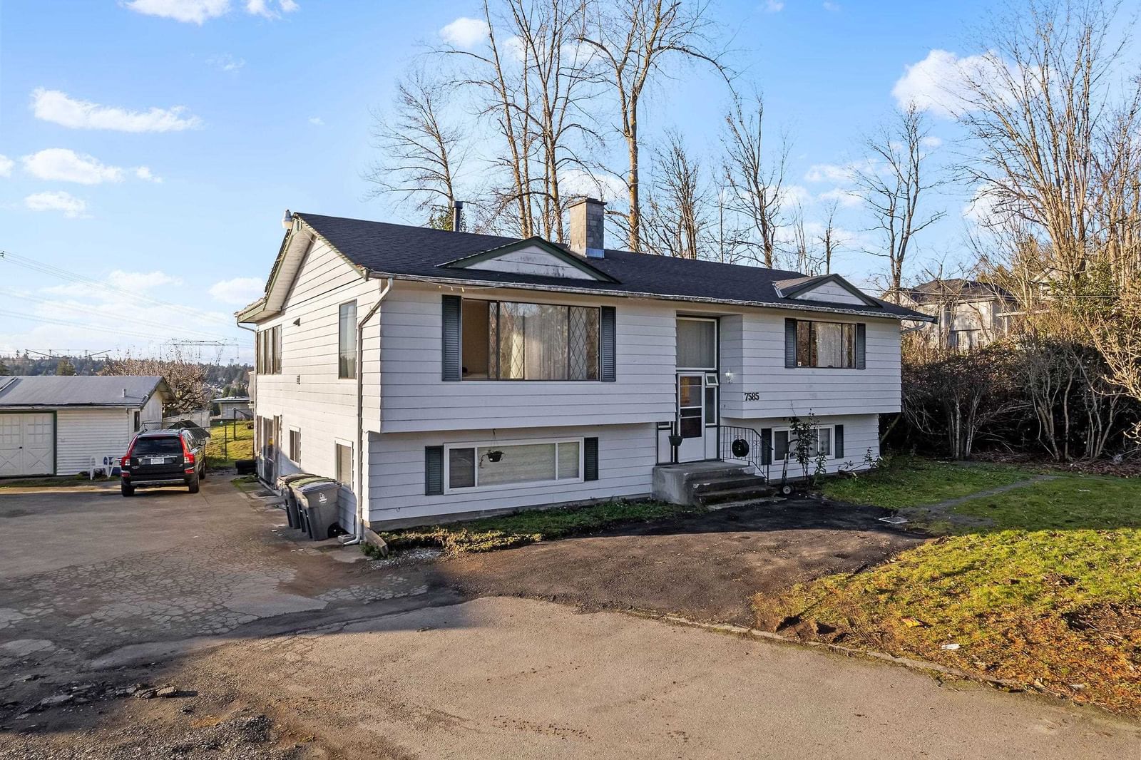 Listing Image 5