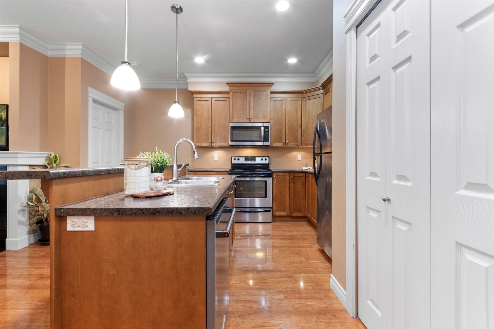 Listing Image 13
