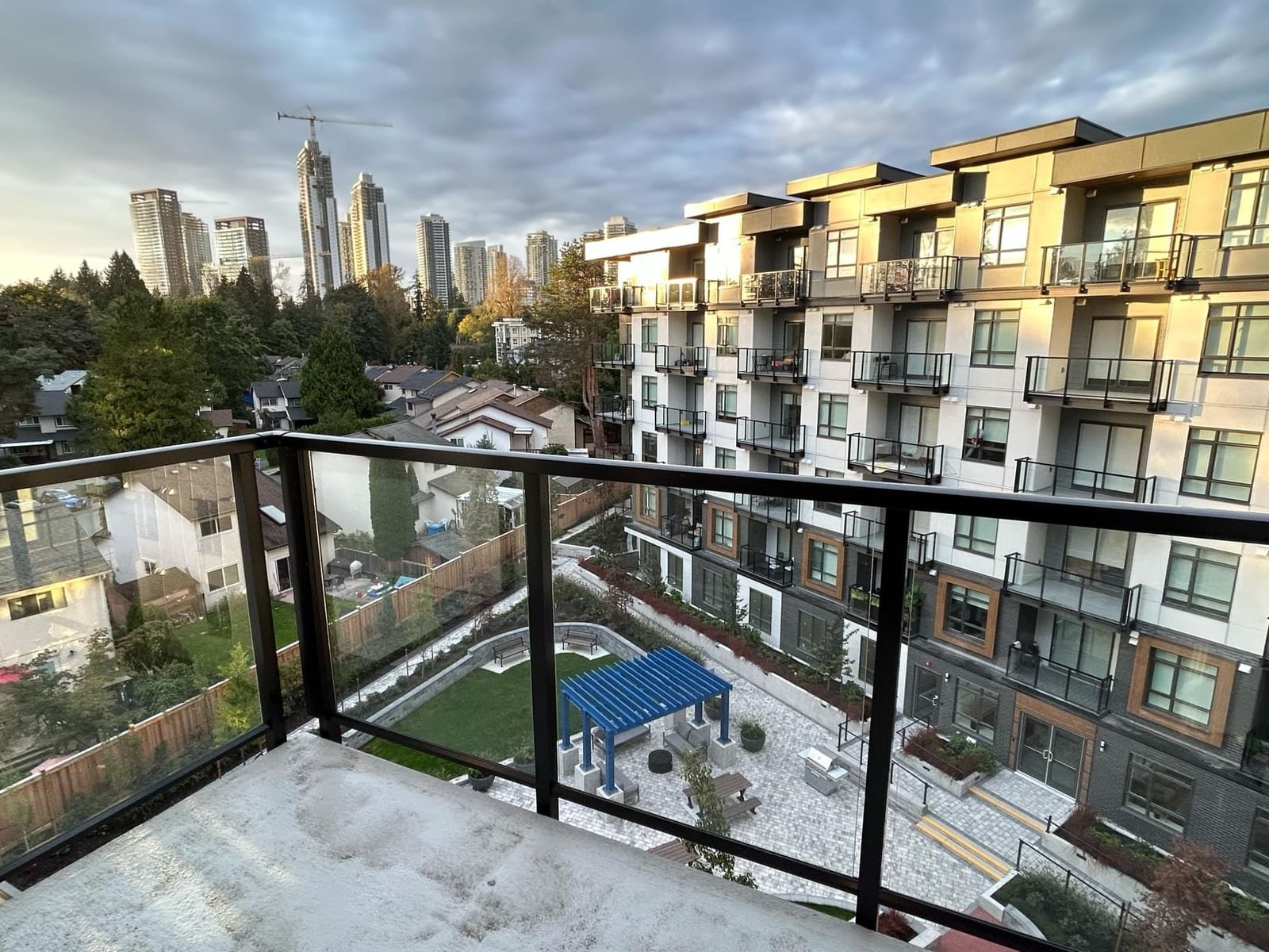 Listing Image 15