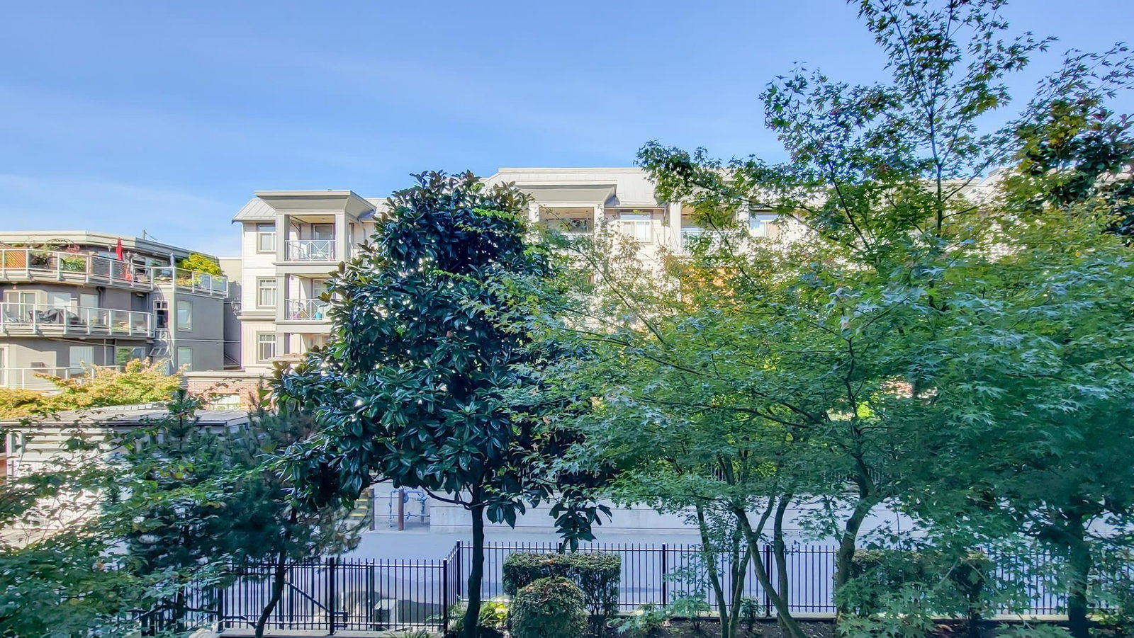 Listing Image 19