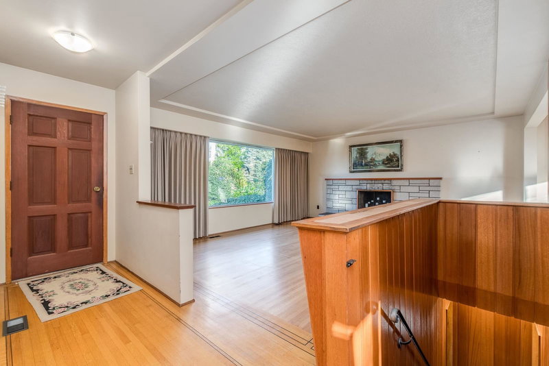 7046 Hillview Street, Burnaby, V5A 1Y3 | Image 3