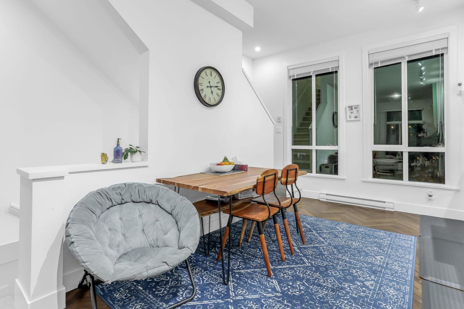 Listing Image 10