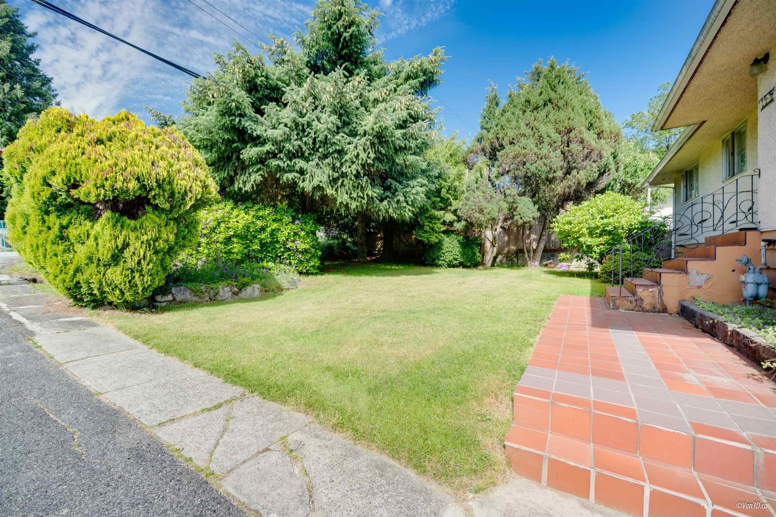 Listing Image 4