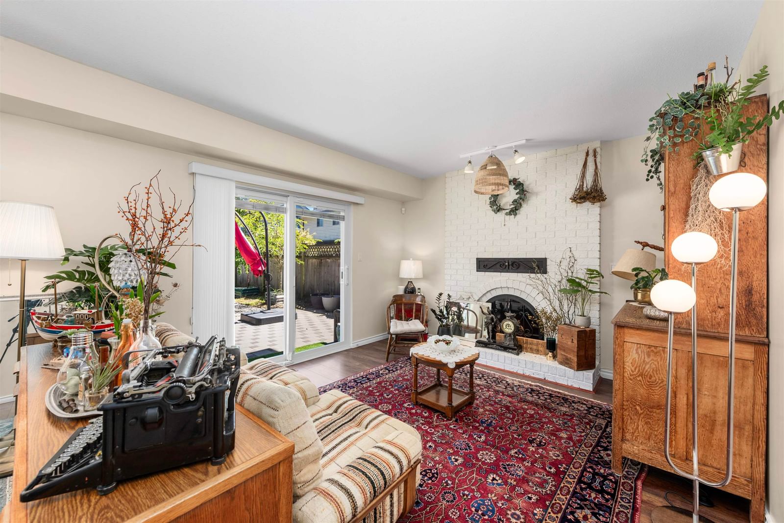 Listing Image 1