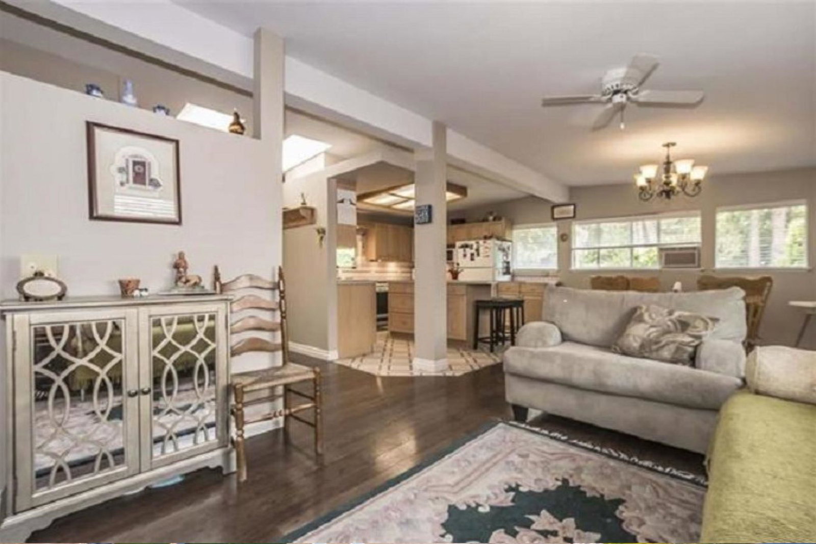 Listing Image 10