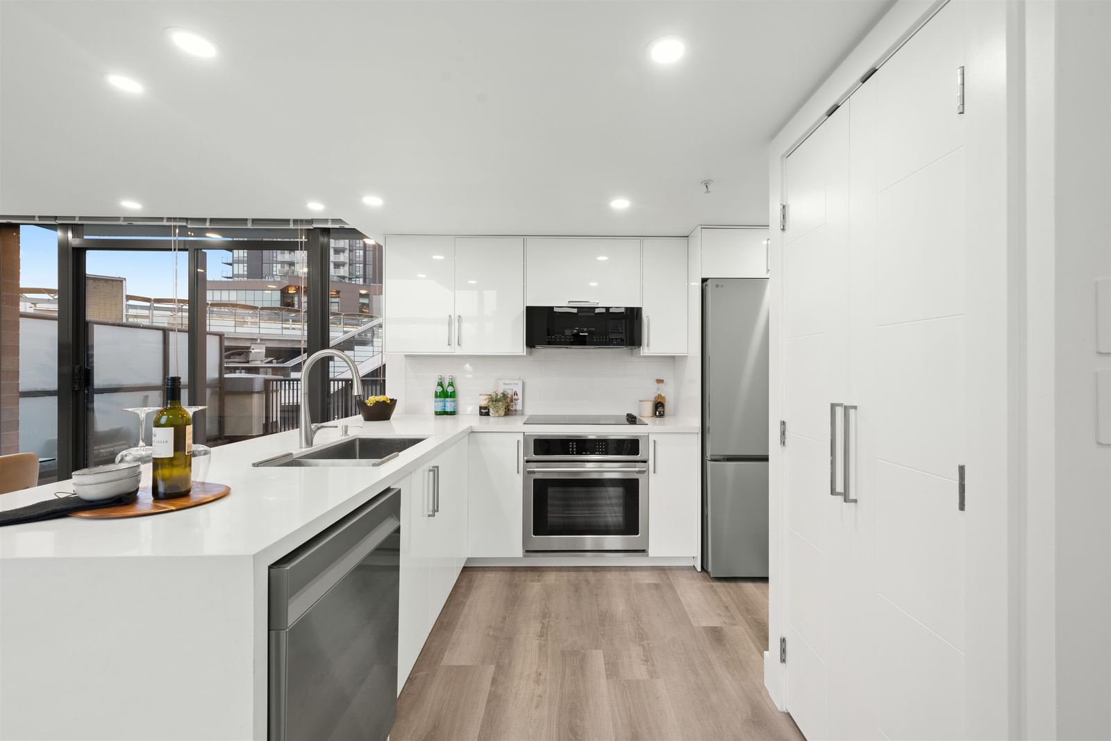 Listing Image 9