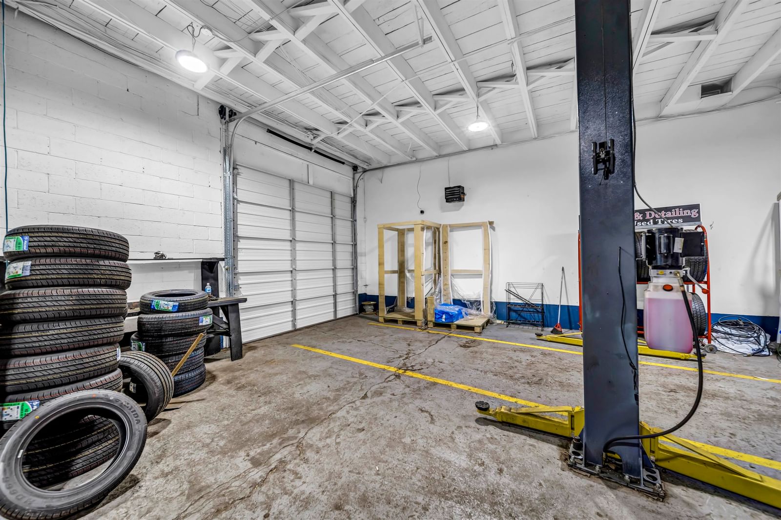 Listing Image 11