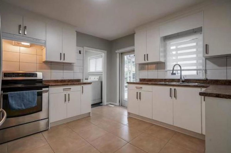 13960 Brentwood Crescent, Surrey, V3R 5L9 | Image 2