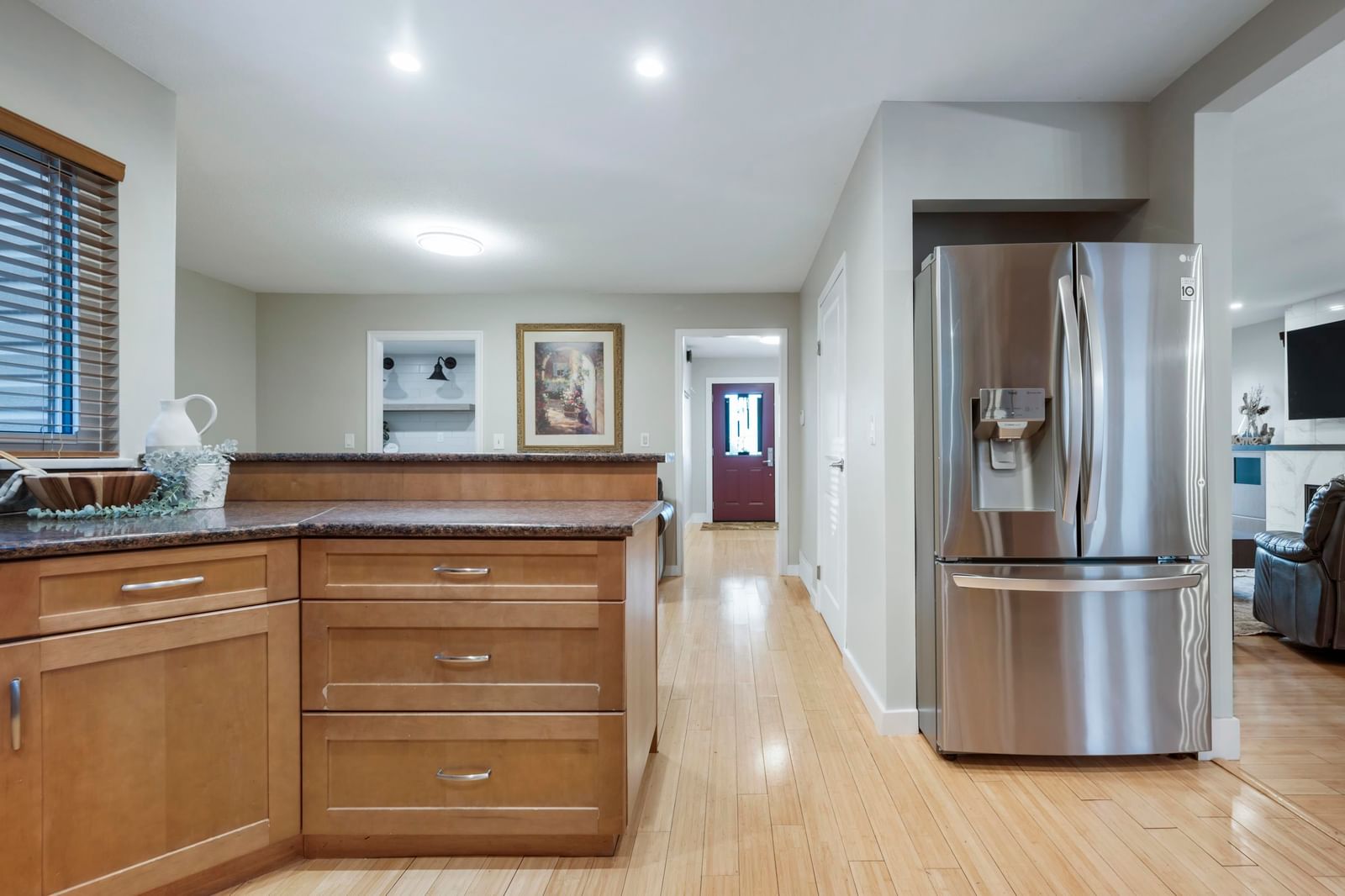 Listing Image 12