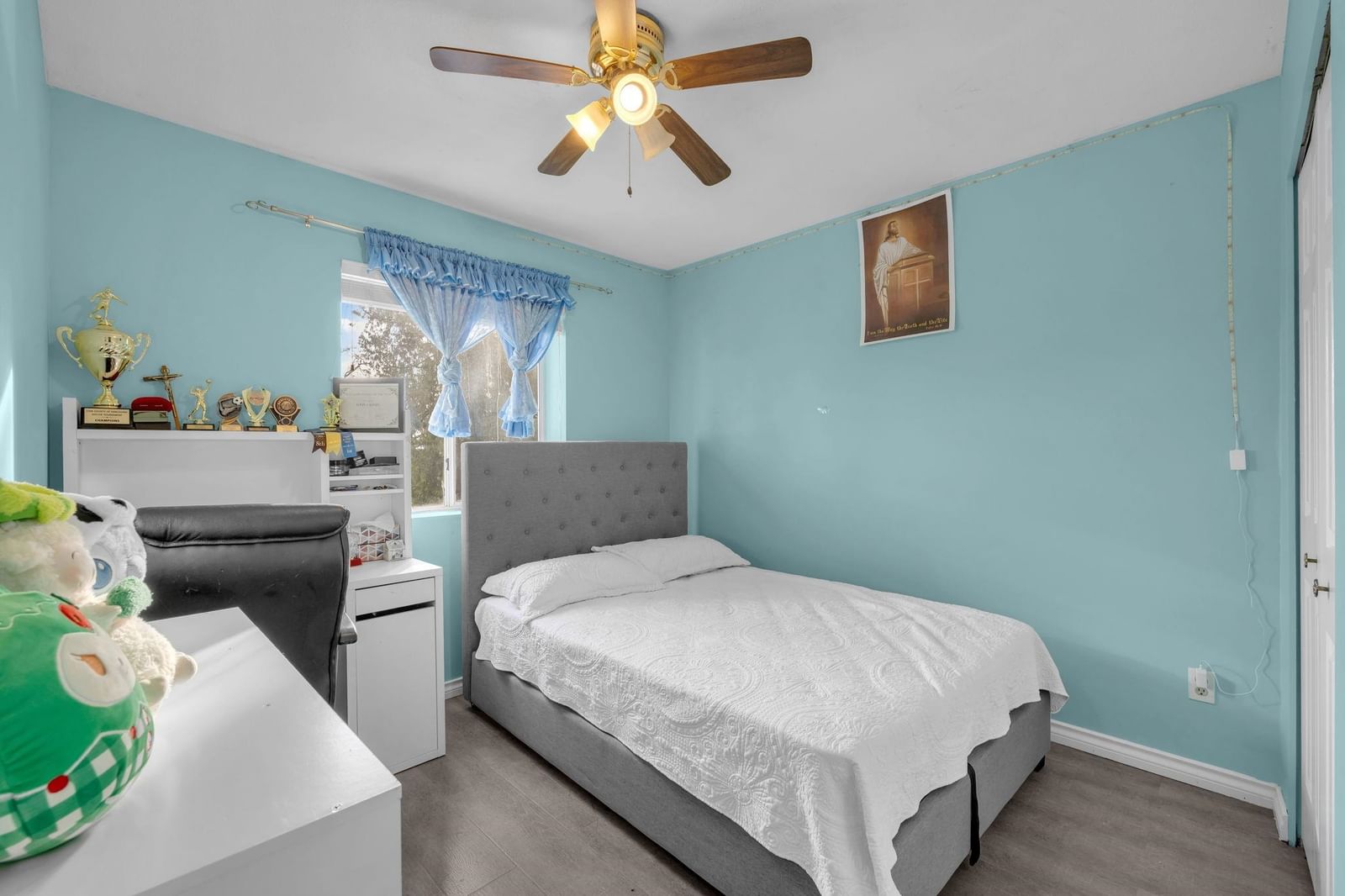 Listing Image 15