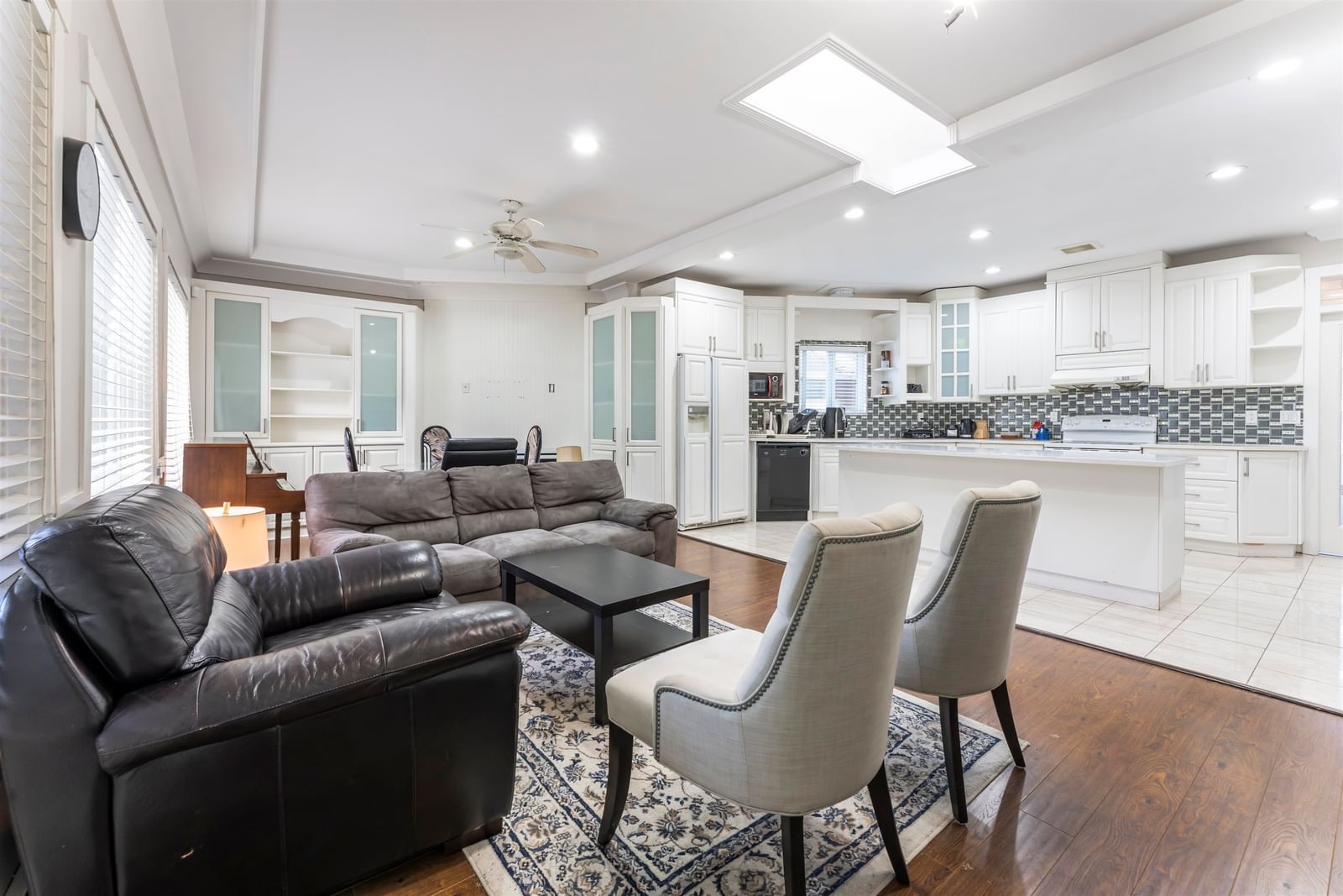 Listing Image 15