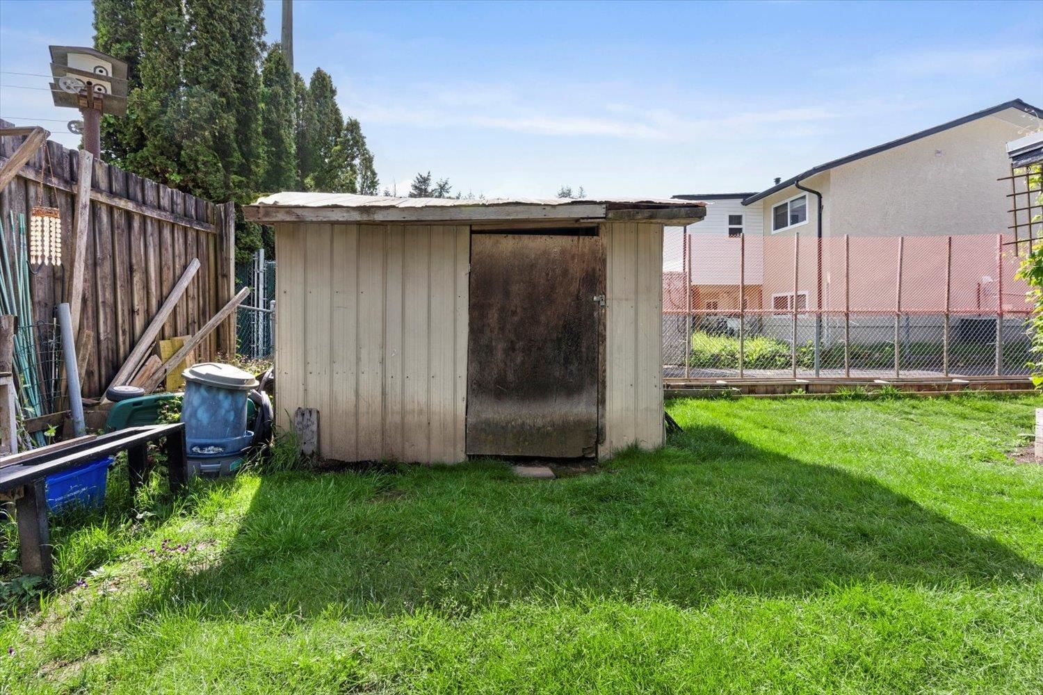 Listing Image 12