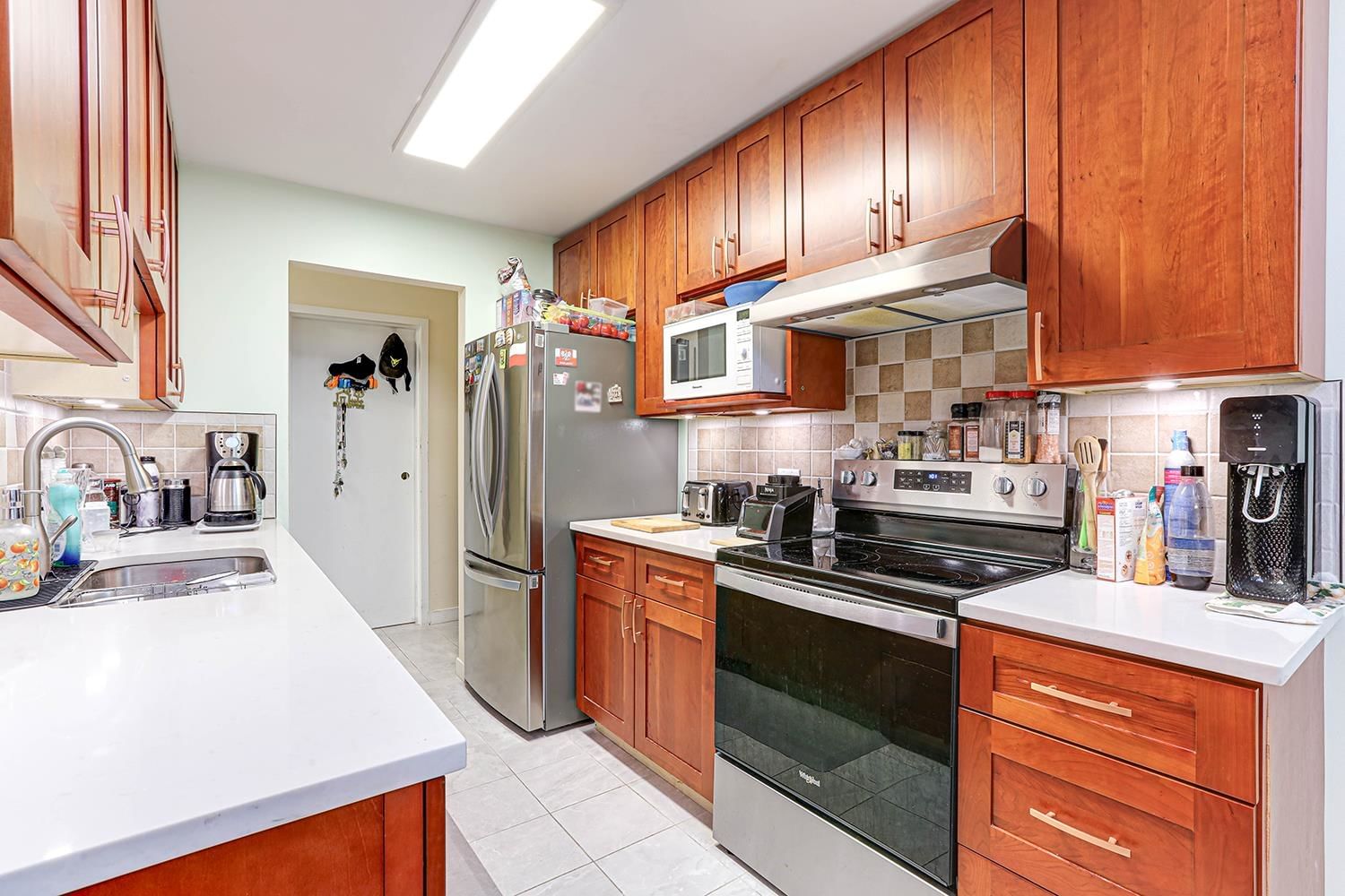 Listing Image 8