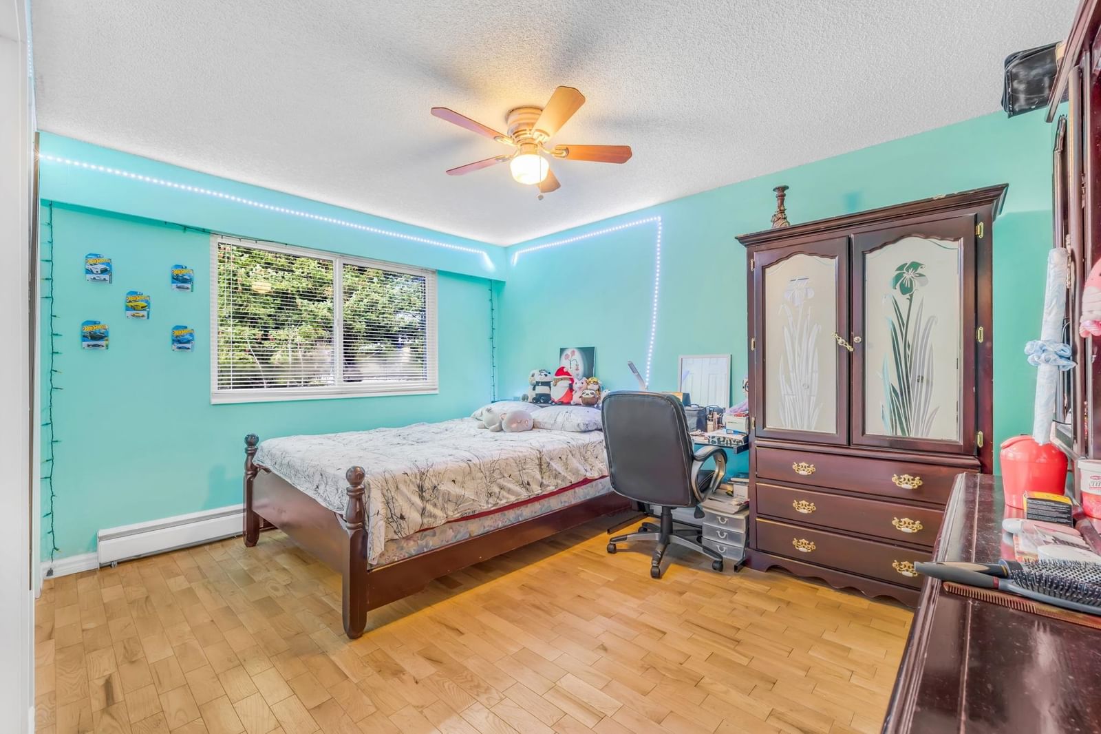 Listing Image 17