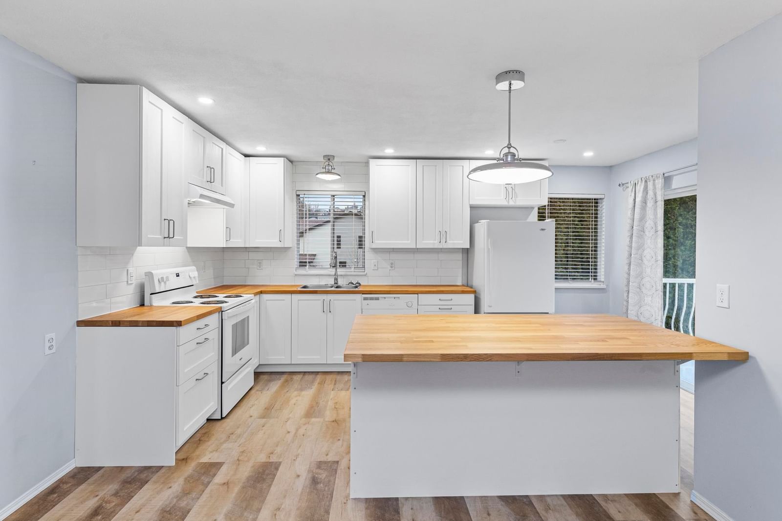 Listing Image 14