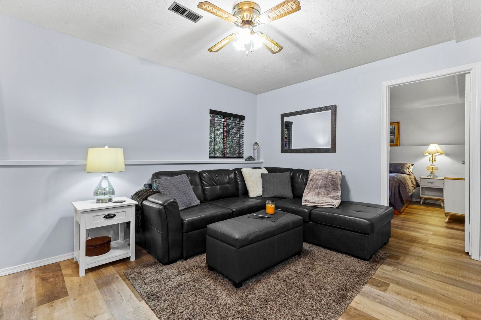 Listing Image 33