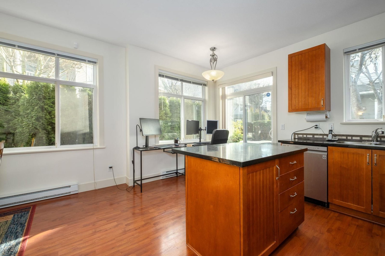 Listing Image 8
