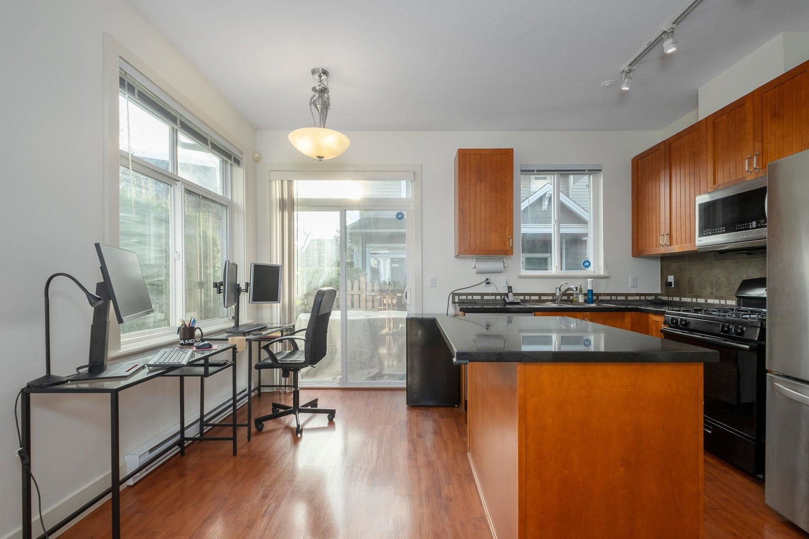 Listing Image 9