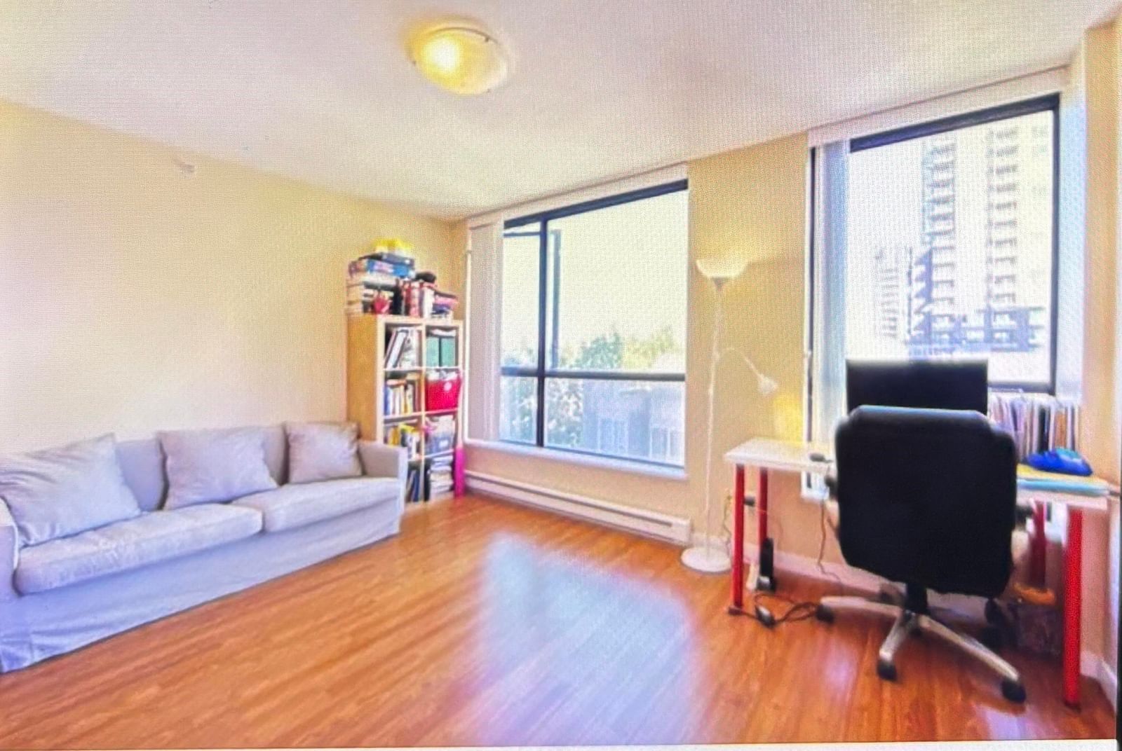 Listing Image 5