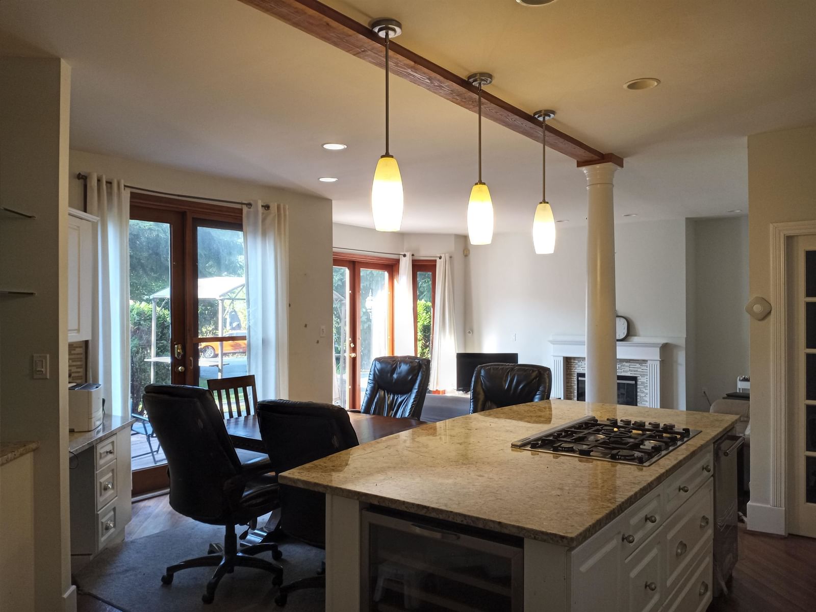 Listing Image 12