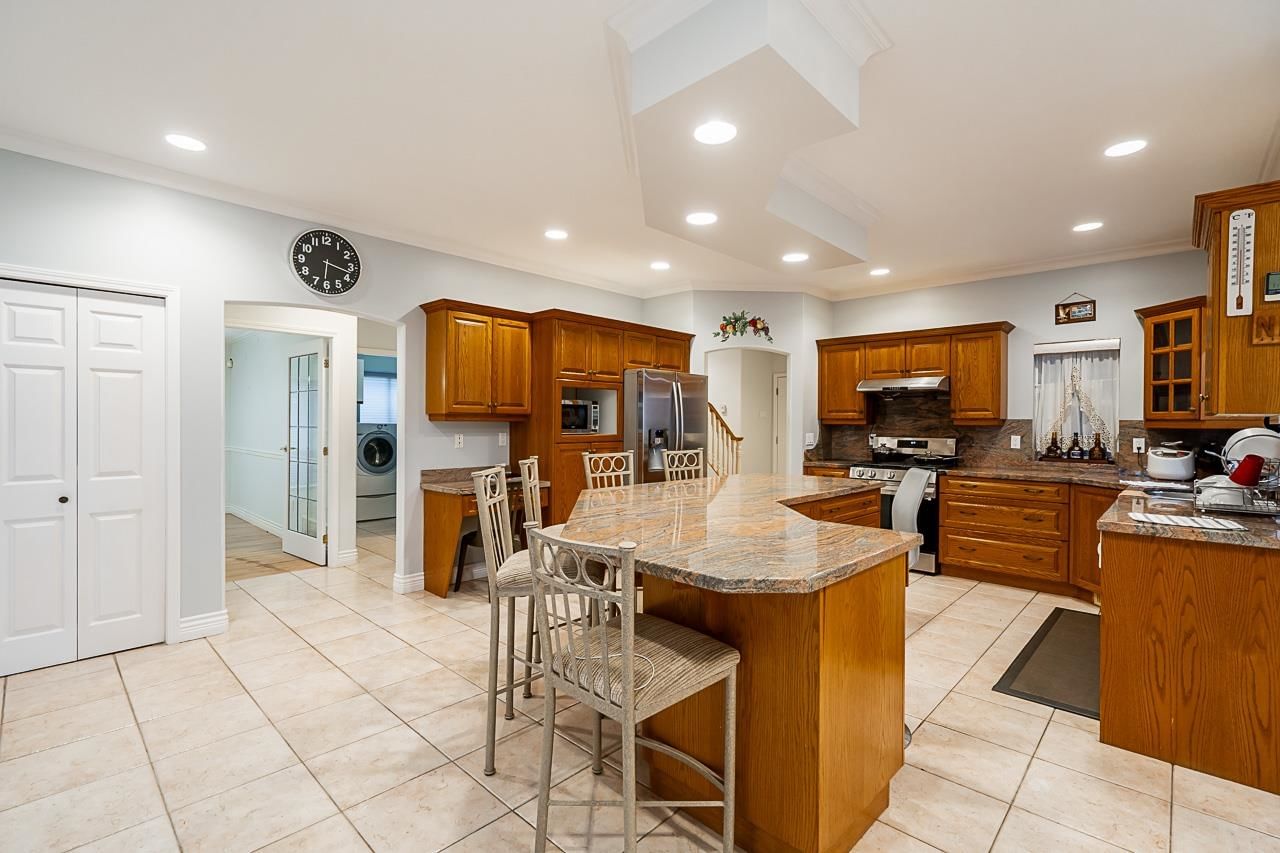Listing Image 8