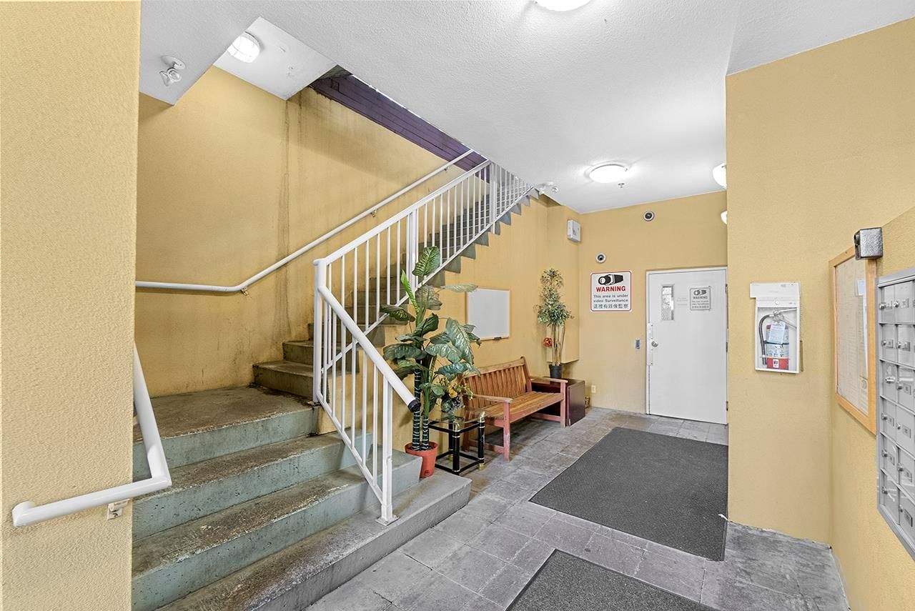 Listing Image 16