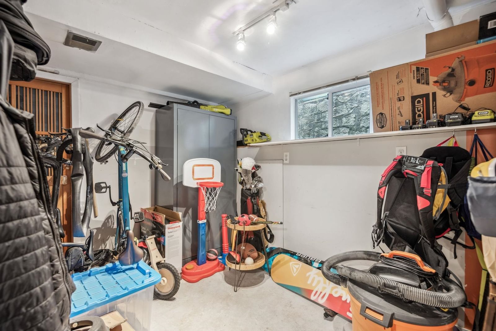 Listing Image 28