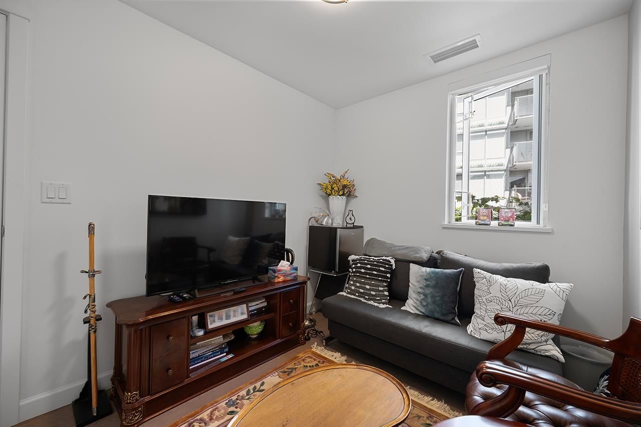 Listing Image 19