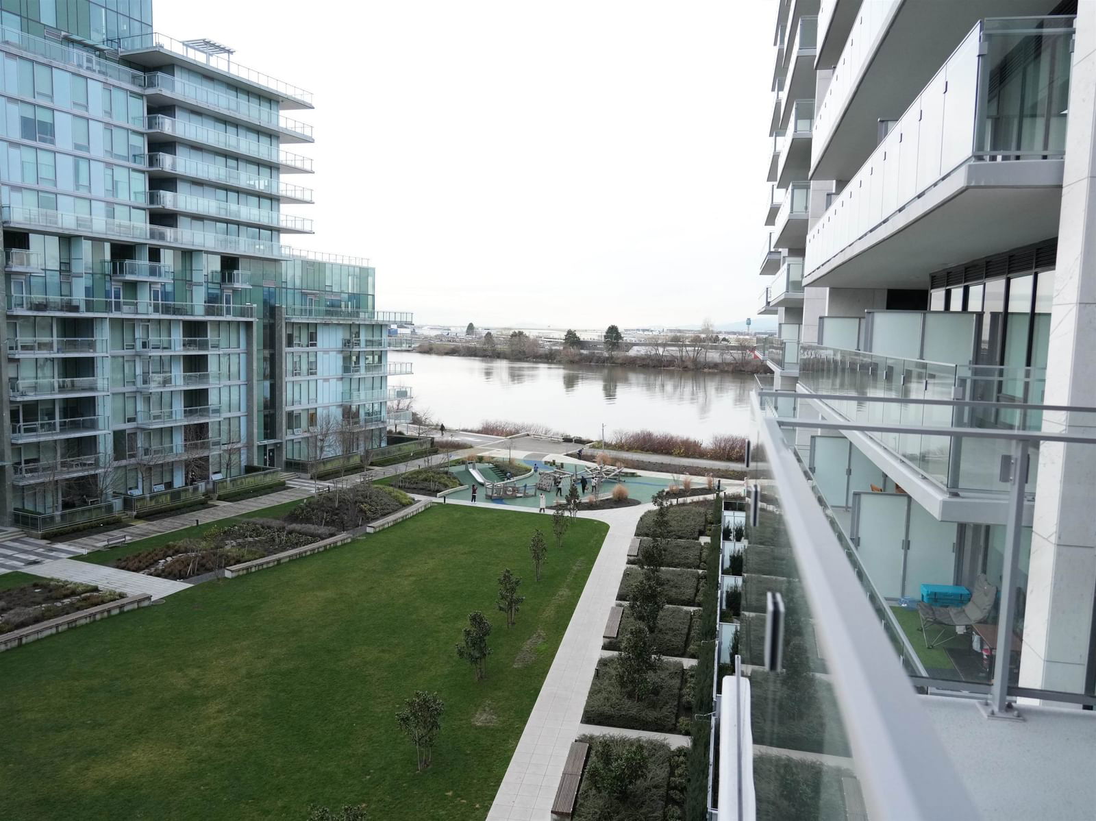 Listing Image 0