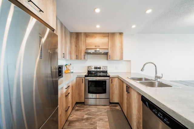 603 - 1045 Quayside Drive