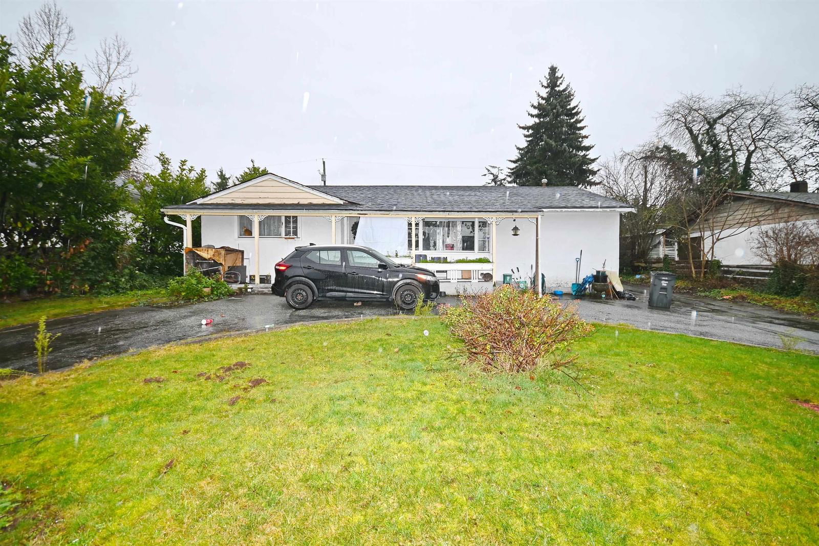 Listing Image 0