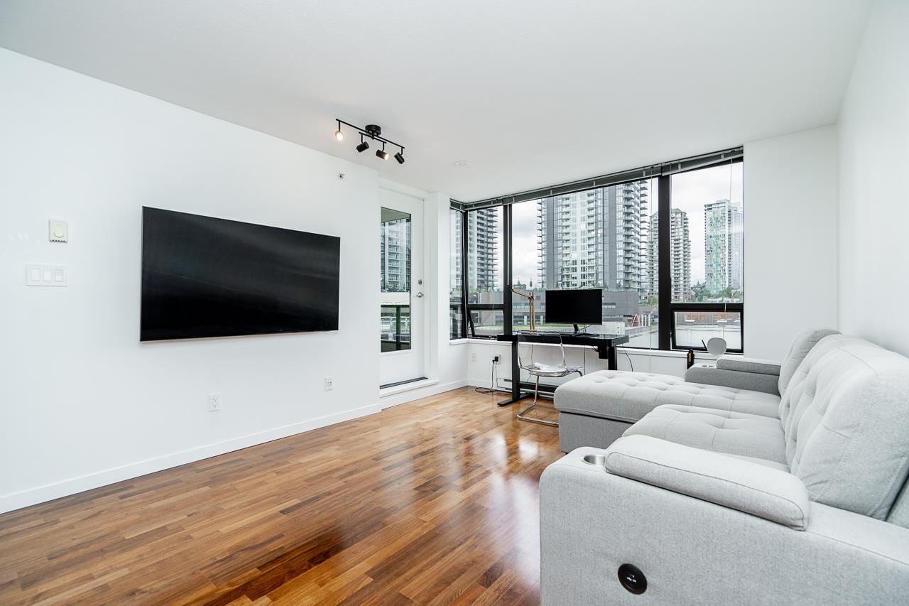Listing Image 15