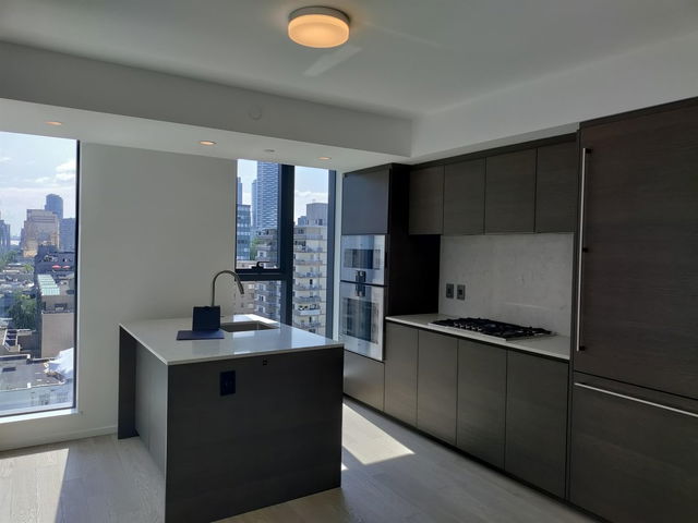 15xx - 1408 Robson Street