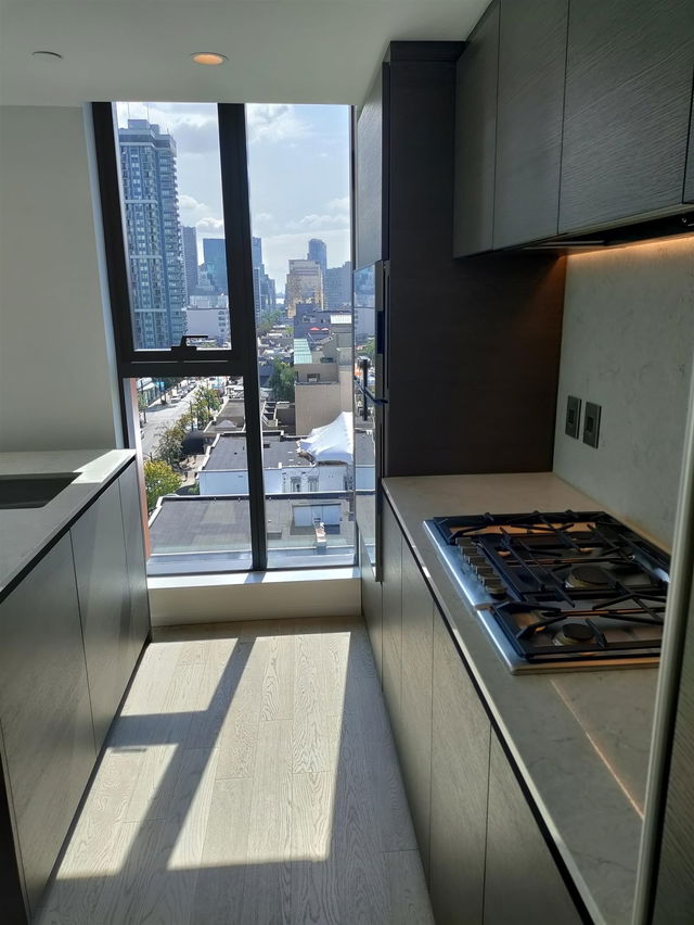 15xx - 1408 Robson Street