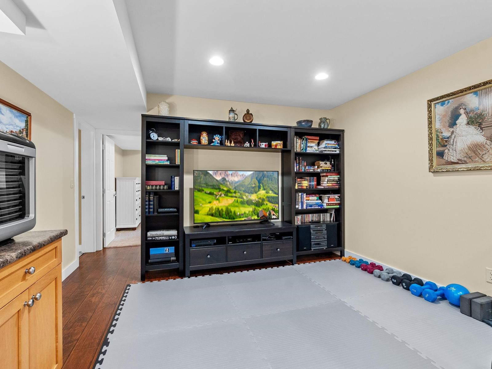 Listing Image 19