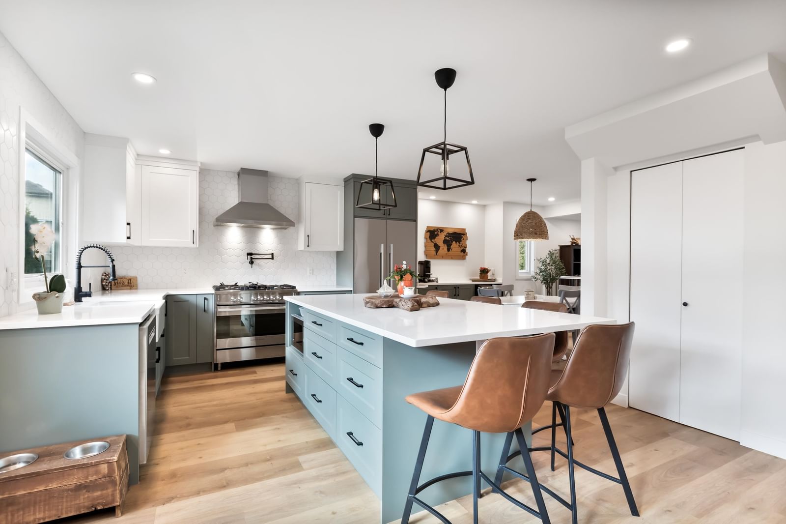 Listing Image 18