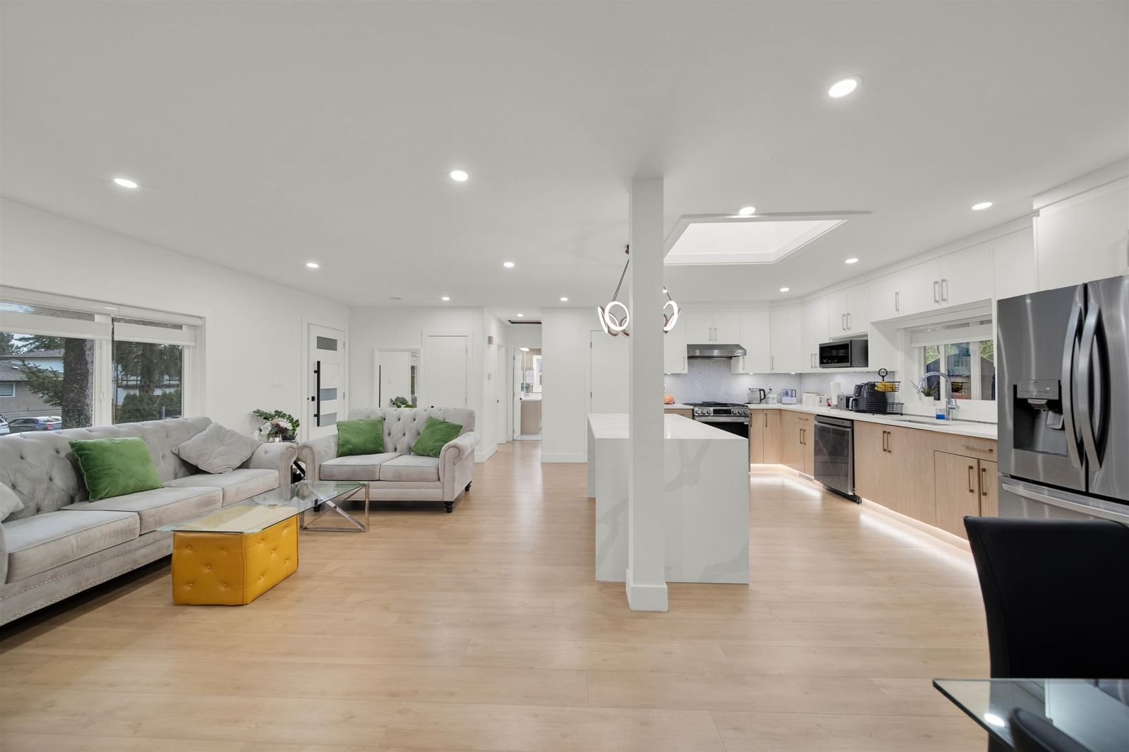Listing Image 11