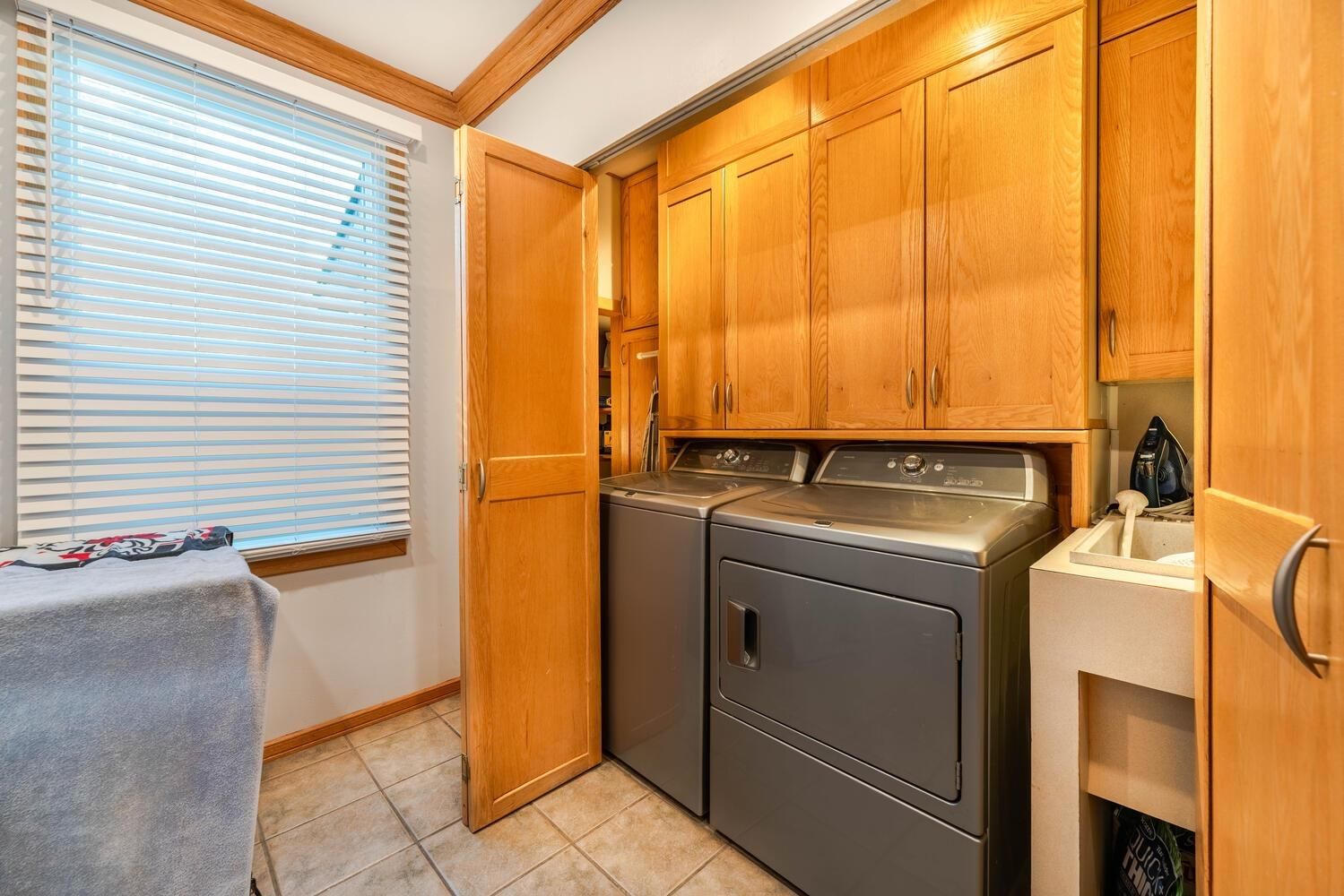 Listing Image 17