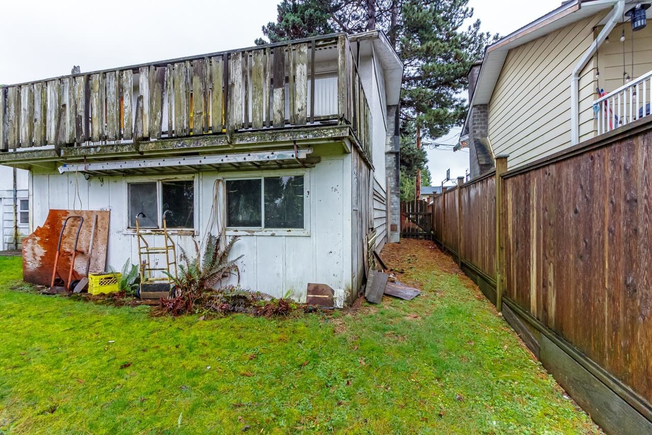 Listing Image 11