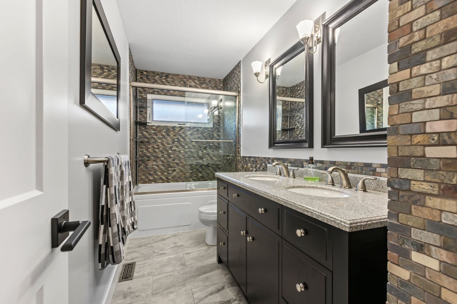 Listing Image 26