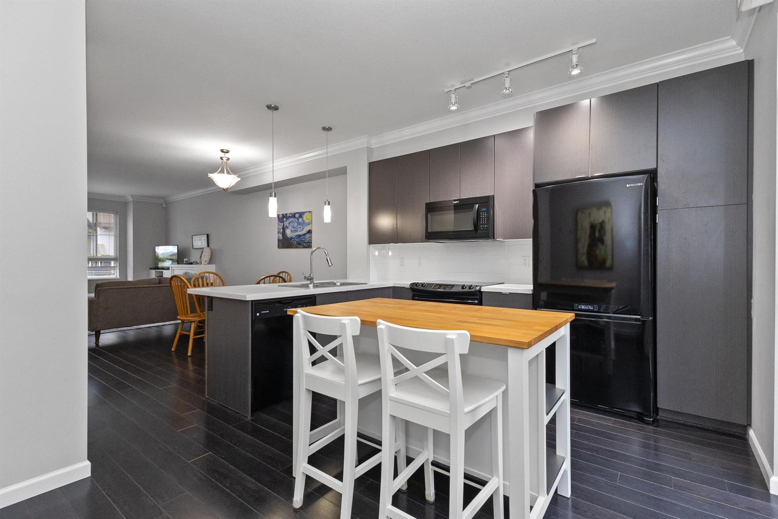 Listing Image 6