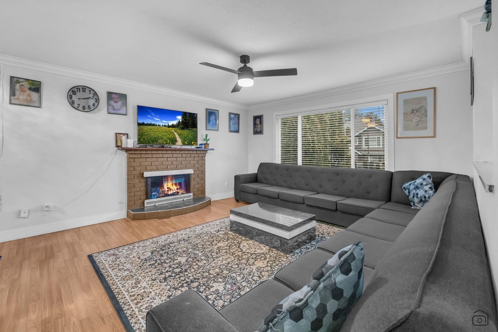 Listing Image 6