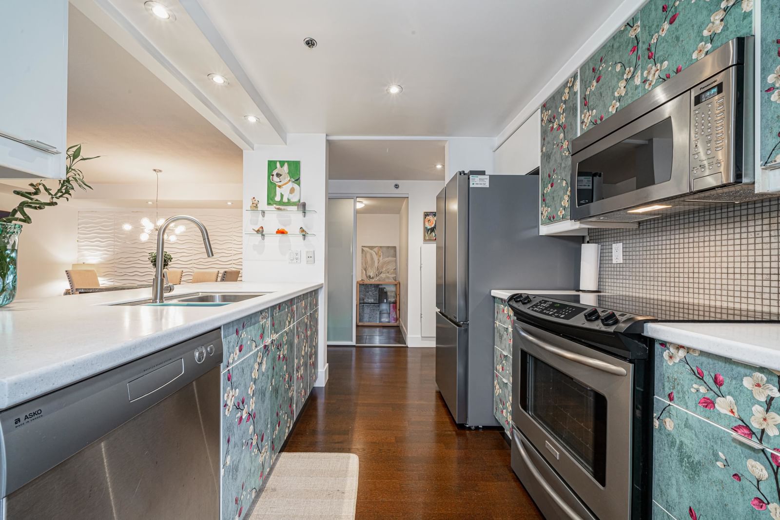 Listing Image 10