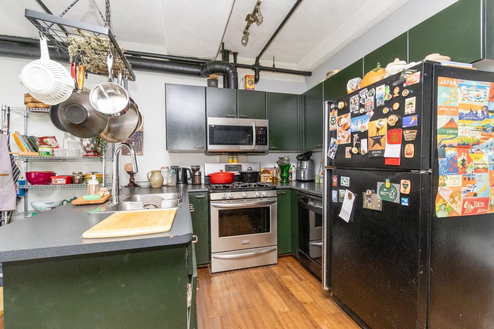 Listing Image 6