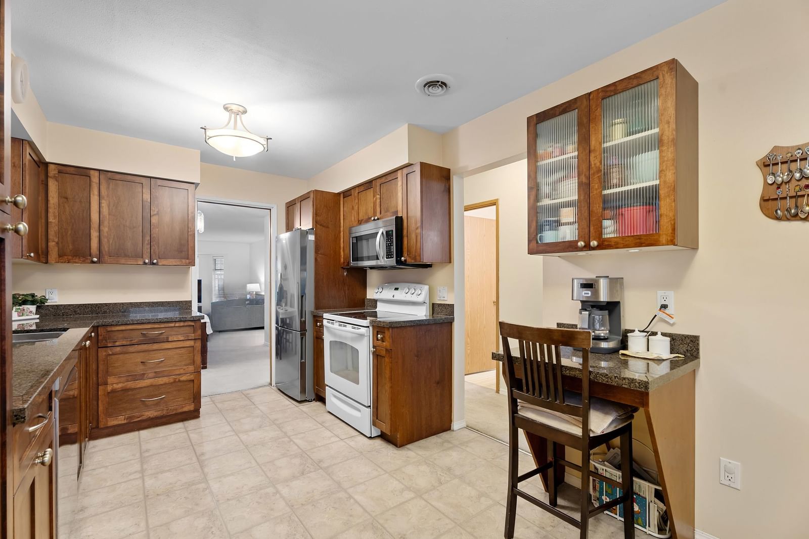 Listing Image 5