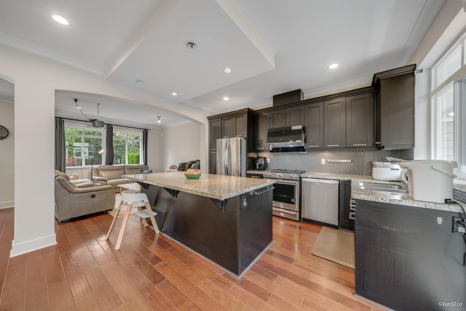 Listing Image 12